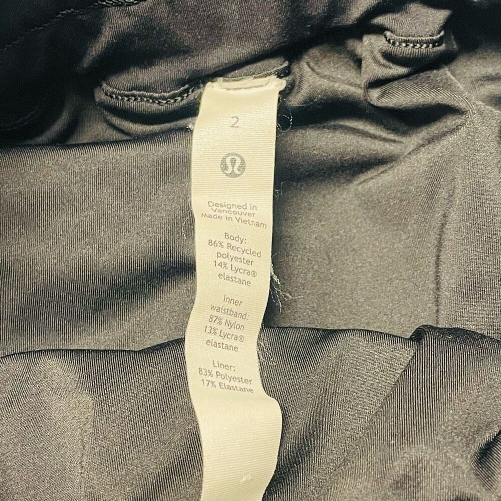 Lululemon Track That Mid-Rise Short 5" Rapid Flourish Multi Size 2 - Picture 8 of 11
